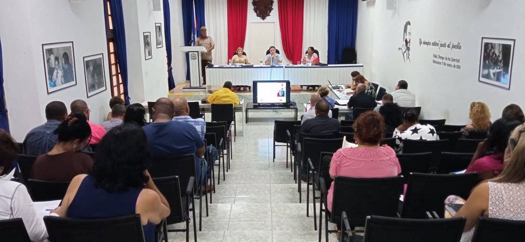 La próxima zafra; así como los preparativos para la temporada alta del turismo fueron analizados en el Consejo de Gobierno de Matanzas.