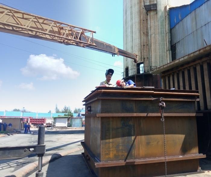 Unos mil efectivos provenientes de varias empresas acometen los trabajos en la industria yumurina. Foto: Ventura de Jesús García