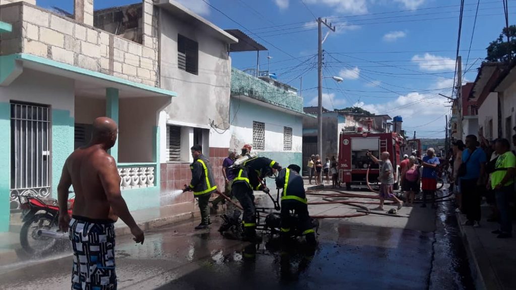 Incendio en Puenlo Nuevo por explosión de una motorina