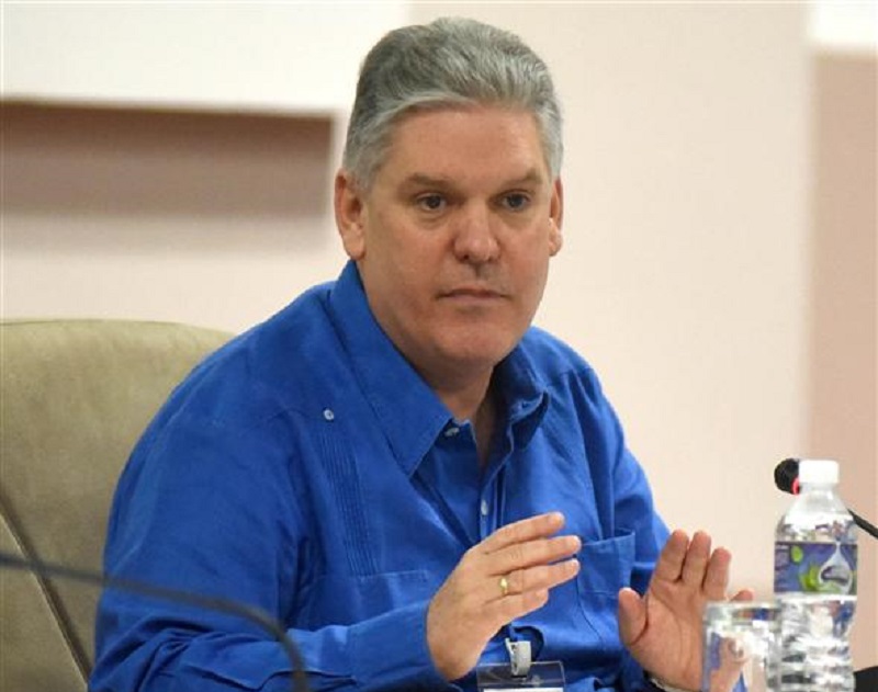 Alejandro Gil Fernández, Viceprimer Ministro cubano y titular de Economía y Planificación en reunión de la comisión de economía del Parlamento. La Habana