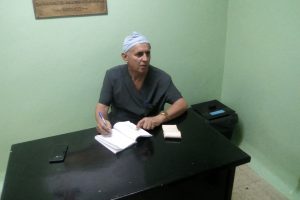 Dr. Moreno, un calmante para el paciente quemado