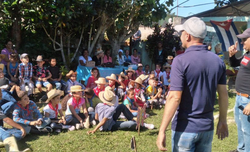 El proyecto DécimAdentro tiene entre sus objetivos potenciar a través de la décima el desarrollo local y comunitario.