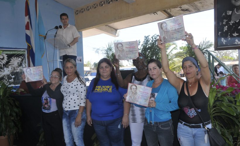 El 8 de marzo último, Día Internacional de la Mujer, se realizó un acto político-cultural en la comunidad rural costera de Carbonera.