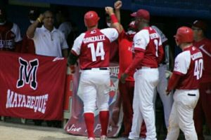 En una jornada de doble juego, el equipo de Mayabeque se quedó solo en la cima de la Serie Nacional de Béisbol 62.