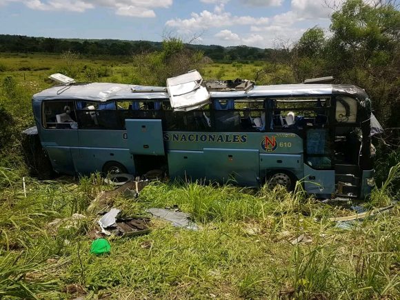 Al menos cuatro fallecidos y más de 30 lesionados causó un lamentable accidente en el kilómetro 10 de la autopista Habana-Melena.