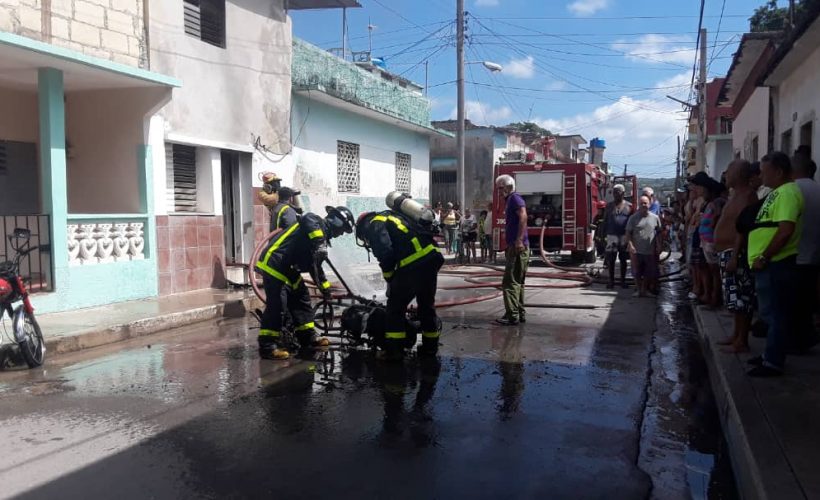 Incendio en Puenlo Nuevo por explosión de una motorina