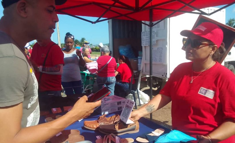 Se desarrolla esta mañana en la Plaza del Viaducto la Primera Feria de Comercio Electrónico.