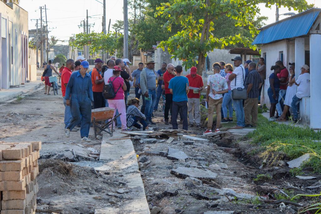 Obras a la orilla del San Juan y a través del lente