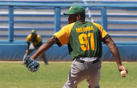 El lanzador cubano Frank Luis Medina exhibe hoy su mejor forma deportiva, reveló recientemente el derecho natural de la provincia de Pinar del Río.