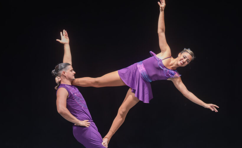 La agrupación circense La Rueda se ha propuesto convertir la fecha de su primer aniversario en una gran fiesta en el escenario del Teatro Sauto.