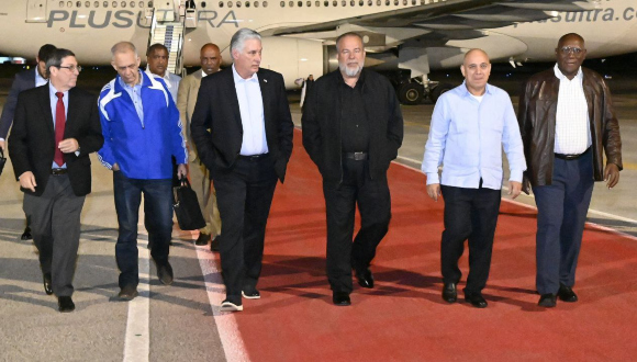 El presidente cubano llega a la patria tras realizar visitas oficiales a Emiratos Árabes Unidos, Catar e Irán.