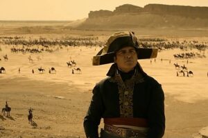 Napoleón es una gran película, de las mejores de Ridley Scott. Enlaza con el poderío de quienes le han precedido en esto de cantar gestas con una cámara.