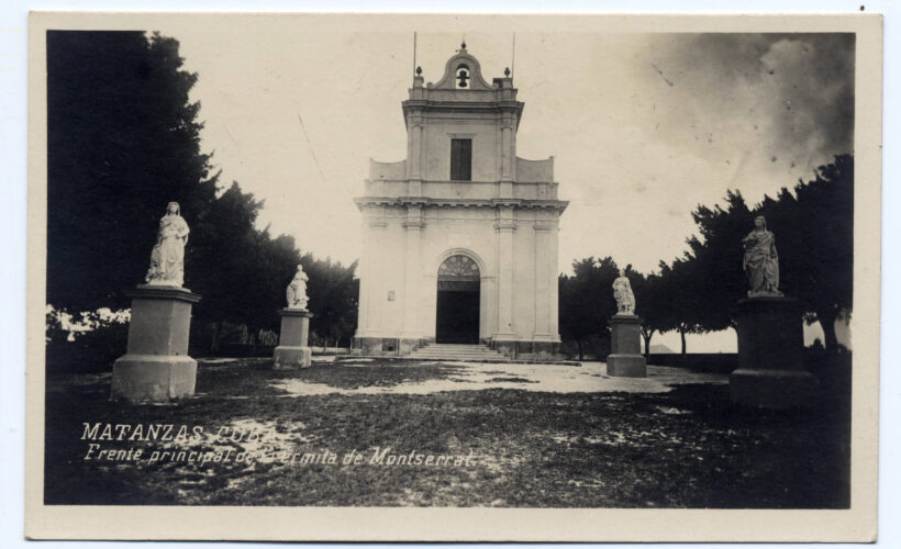 les dejamos una selección de fotografías de la Ermita de Monserrate, tomadas entre finales del siglo XIX y principios del XX.