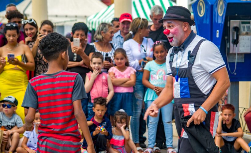 Recientemente la Compañía "Circo la Rueda" trasladó toda la magia y el espectáculo circense al Parque de la Libertad del municipio de Matanzas, como parte de las actividades previas a la celebración del Día Mundial del Circo.