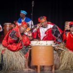 El espectáculo inaugural de Ríos intermitentes III, segmento yumurino de la Bienal de La Habana, reunió a la agrupación Zinat Al Sharjah, de Emiratos Árabes Unidos, con Muñequitos de Matanzas y Afrocuba, dos brazos de un mismo río sonoro, en lo que puede calificarse como una velada musical inolvidable.