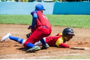 El equipo Matanzas categoría sub-12 años, que participa en el evento nacional con sede en la provincia Granma, logró hoy su primera victoria