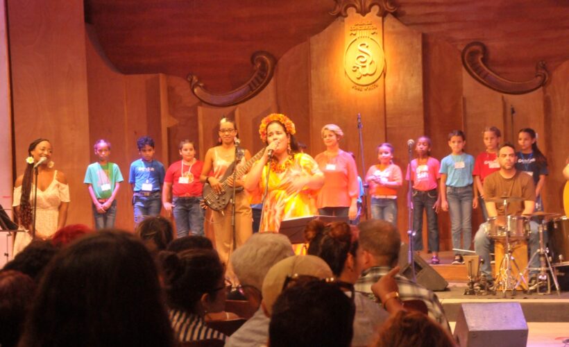Con la música de Enid Rosales en la Sala de Conciertos José White, la tarde de este martes 14 de mayo dio inicio el XV Festitaller Internacional de Títeres de Matanzas