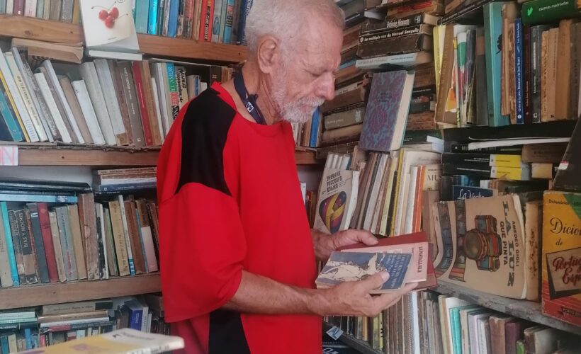 La Atenas de Cuba necesita más librerías como España y libreros como Eugenio. Lugares así no deberían perderse ni quedar en el olvido. Visitarla y mantener vivo su legado es la mejor forma de retribuir a años de esfuerzo por elevar la cultura de la ciudad y su gente.