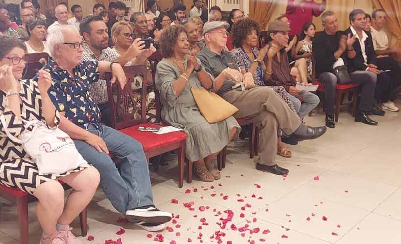Esta noche la Sala de Conciertos José White fue testigo de la inauguración del Festival Internacional de Poesía “Puentes Poéticos” en La Atenas de Cuba, ciudad de grandes bardos e intelectuales de la cultura cubana.