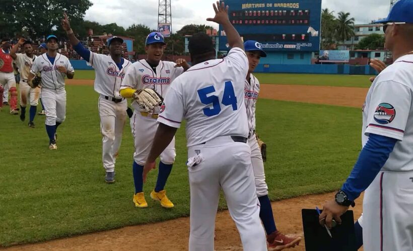 Con un Mártires de Barbados repleto los Cocodrilos de Matanzas se vieron superados por los Alazanes de Granma y cedieron en el sexto partido 5 carreras por 3.