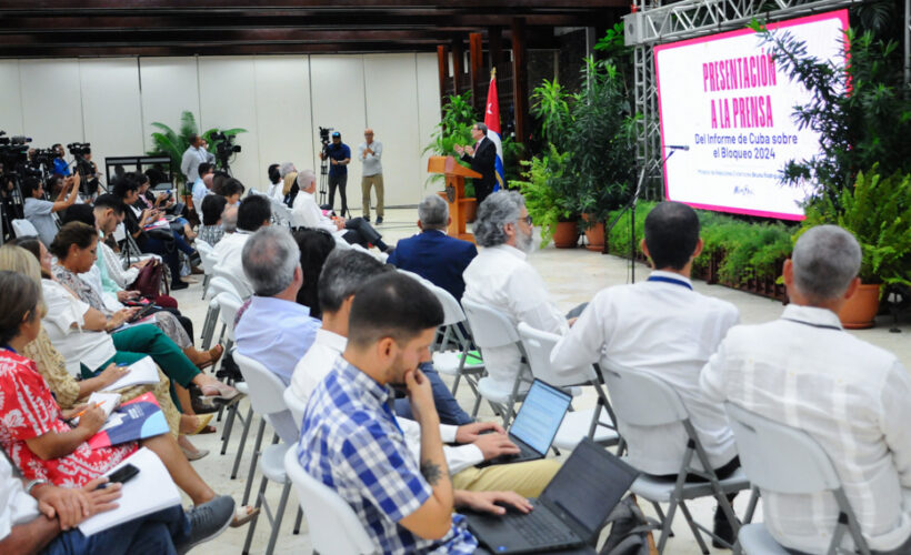 Bruno Rodríguez Parrilla, ministro de Relaciones Exteriores de Cuba, durante la presentación a la prensa nacional y extranjera del Informe sobre el Bloqueo, en el Salón de Protocolo El Laguito, en La Habana. Foto: Marcelino Vázquez Hernández/Cubadebate