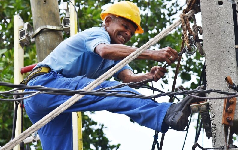 APARTADO 1433: Restablecen servicio telefónico pese a las dificultades