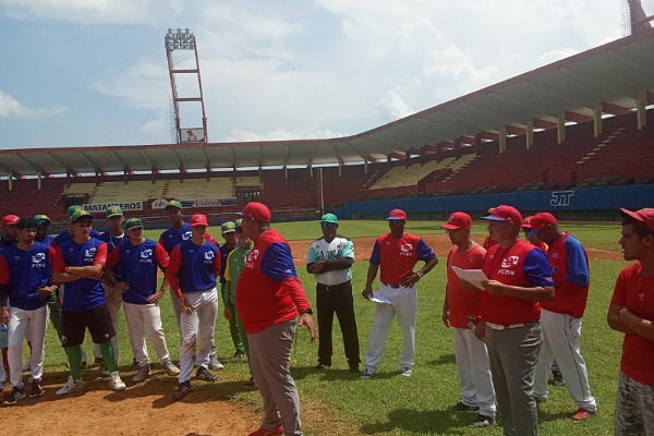 Talento del picheo cubano luce en tryout occidental en Matanzas