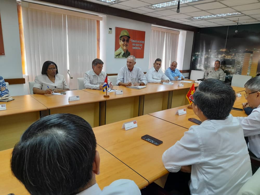 Reciben en Matanzas a delegación del Partido de Vietnam