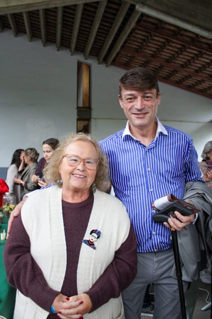 Adriano Jose Rodrigues Fernández Lara, a la derecha, titular del proyecto Adriano Solidaire