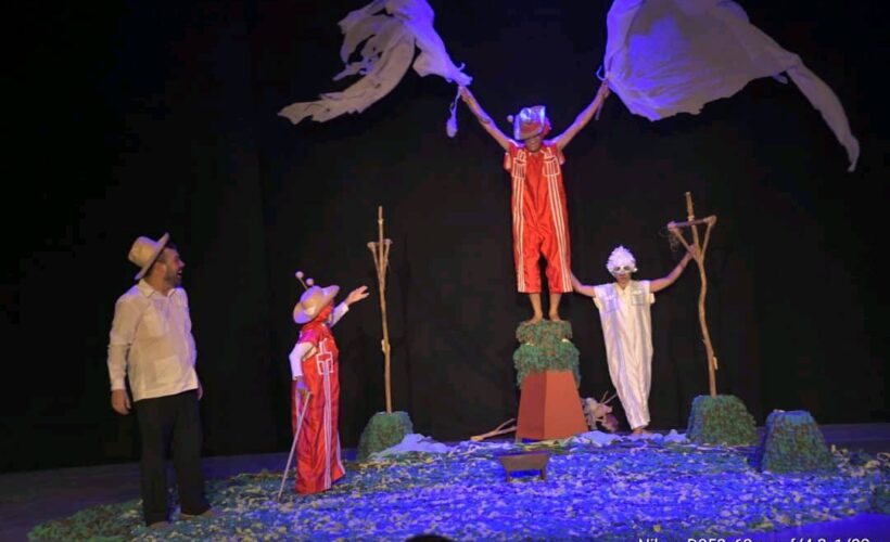 Obra El cangrejo volador por Teatro Icarón