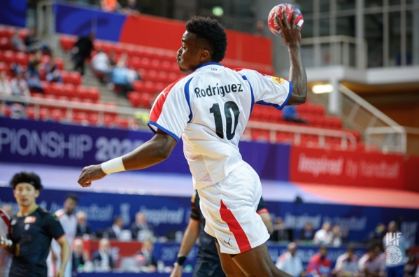 Otra derrota sepultó las escasas posibilidades de los cubanos de salir del sótano del grupo II de la Copa Presidente de Balonmano