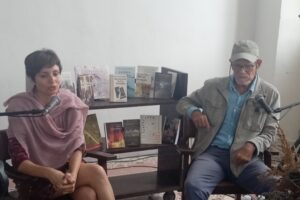 El escritor, periodista y pintor matancero Pedro Juan Gutiérrez visitó la Biblioteca Provincial Gener y Del Monte como parte del programa de trabajo de la filmación de un documental sobre su vida a cargo del director René Emilio Salis.