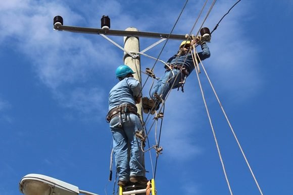 Para el horario pico, se espera una disponibilidad de 1,909 MW y una demanda máxima de 3,250 MW, lo que implicaría una afectación de 1,411 MW.