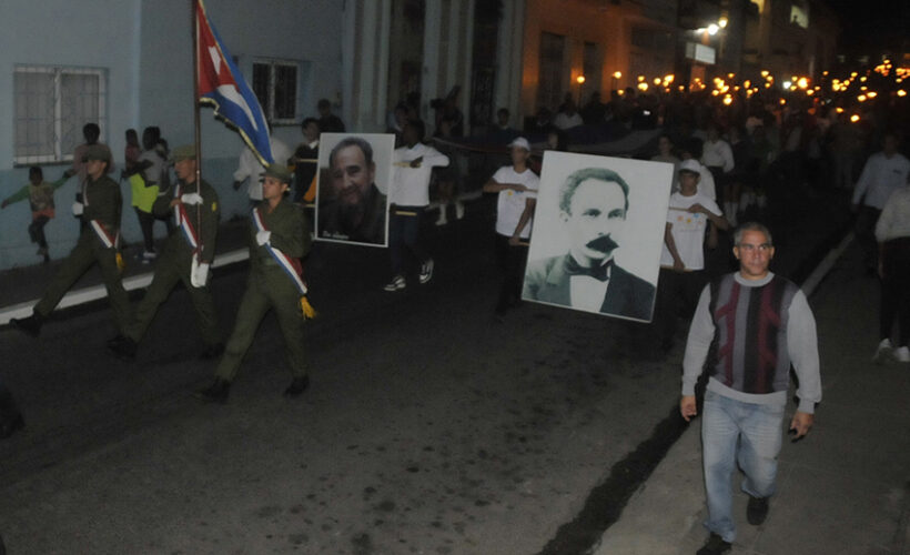 Este 27 de enero se reeditó en Matanzas la tradicional marcha de las antorchas en vísperas del nacimiento de José Martí