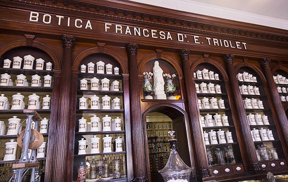 La Botica Francesa fue fundada el 1 de enero de 1882 por los doctores en Farmacia Juan Fermín Figueroa y Ernesto Triolet. Foto: Irene Pérez