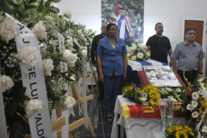 Despedida de Tati Valdés, uno de los grandes del béisbol cubano. Fotos: Ramón Pacheco