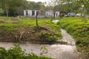 Monitorean calidad del agua en importante fuente de Matanzas