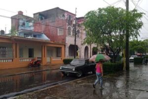 Insmet alerta sobre incremento de lluvias, chubascos y tormentas eléctricas en occidente y centro del país