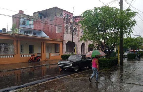 Insmet alerta sobre incremento de lluvias, chubascos y tormentas eléctricas en occidente y centro del país