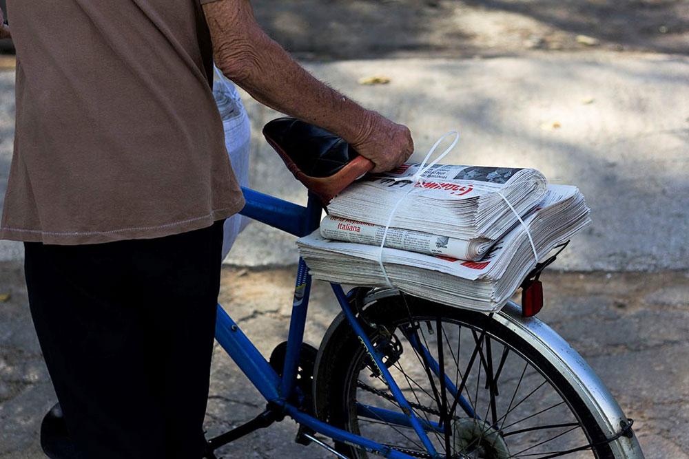 Apartado 1433 se acerca a los problemas de distribución de la prensa en Matanzas por falta de carteros