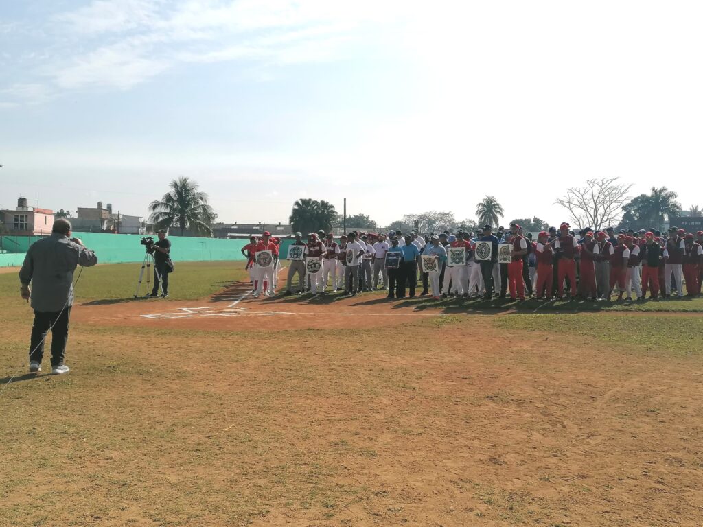 Inicia en Matanzas Torneo Nacional de Softbol de la Prensa