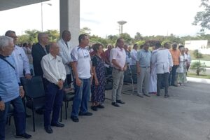 Trabajadores y profesionales de la salud del Hospital Provincial Clínico Quirúrgico Docente Faustino Pérez festejaron su 30 aniversario este 15 de febrero en un acto solemne a las fueras de sus instalaciones.