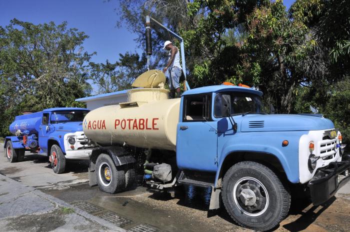 APARTADO 1433: Cuando el agua se pierde en el camino