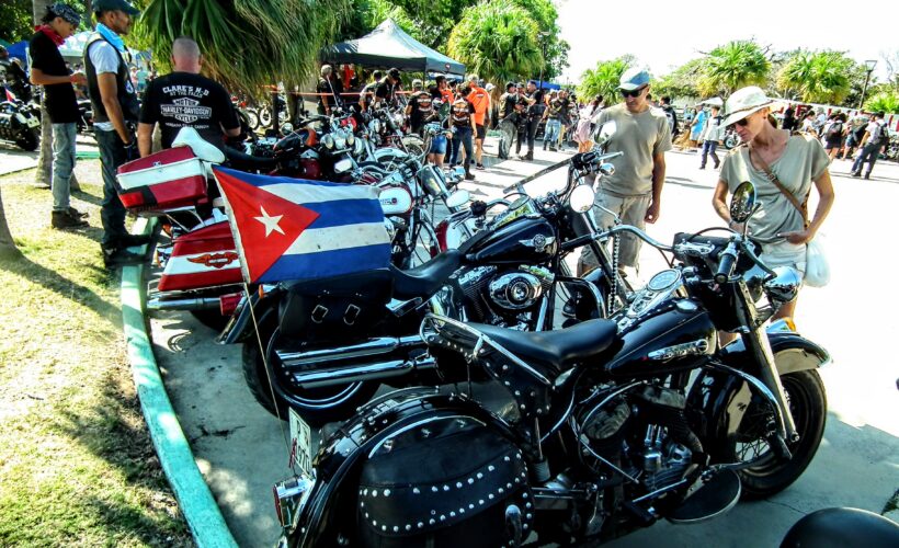 Rodar en Cuba sobre una Harley Davidson