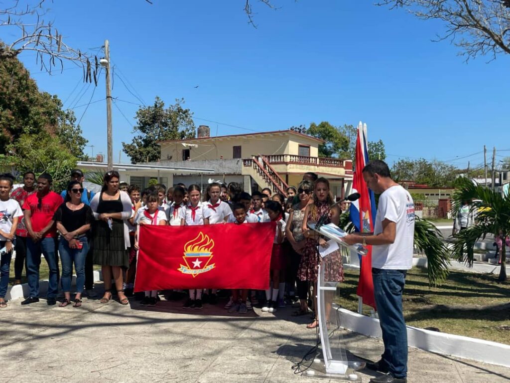 En Matanzas réplica del machete de Antonio Maceo