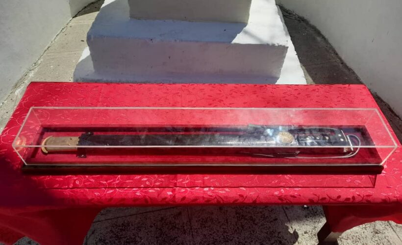 En Matanzas réplica del machete de Antonio Maceo