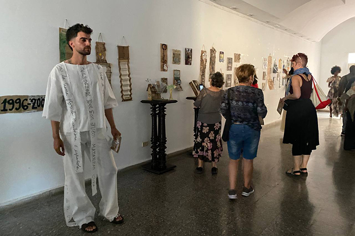Para Ediciones Vigía una muestra antológica y un desfile de modas