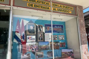Como parte de dichas celebraciones quedó inaugurada este lunes en la Biblioteca Provincial Gener y del Monte una exposición fotográfica.
