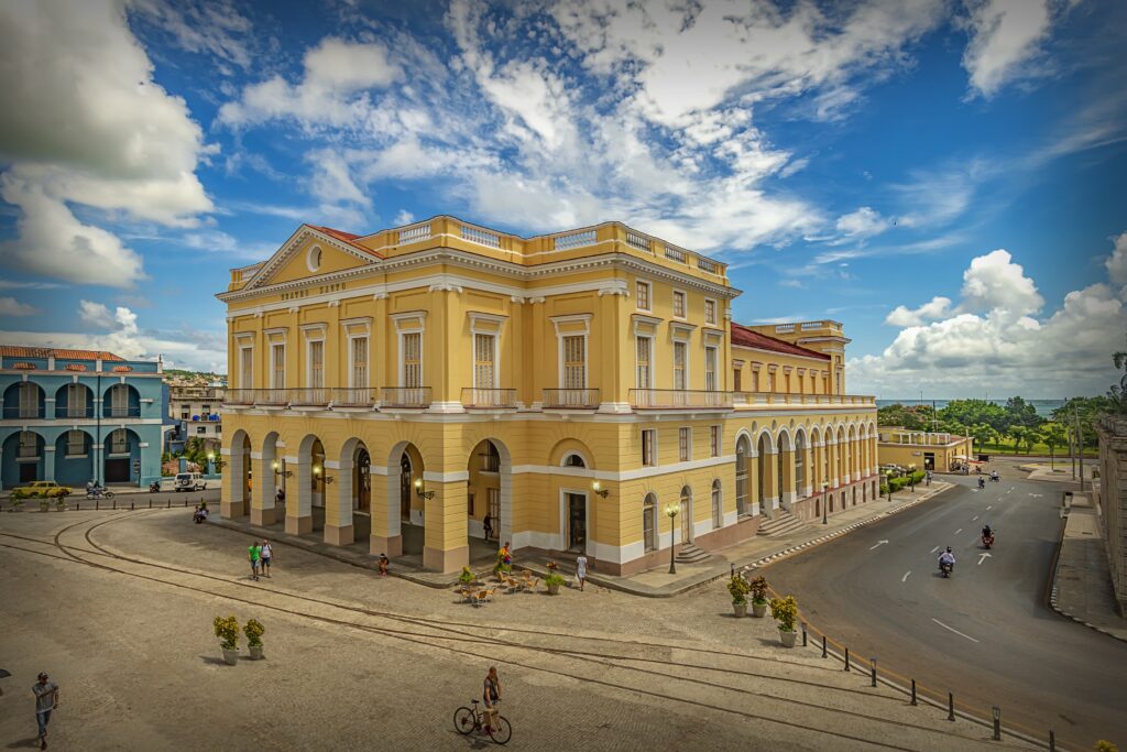 El Sauto nunca se ha llamado Martí. Tampoco Teatro de Colón o De la Vigía: esta ha sido una manera de designarlo por su locación, pues a la plaza se le ha conocido por ambos nombres. Foto: Ernesto Cruz Hernández