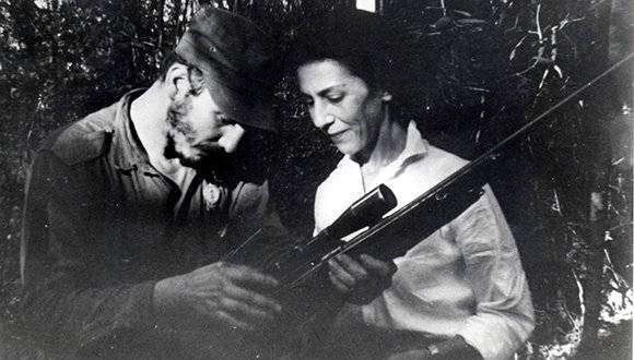 Fidel y Celia en la Sierra Maestra. Foto: Archivo/Cubadebate